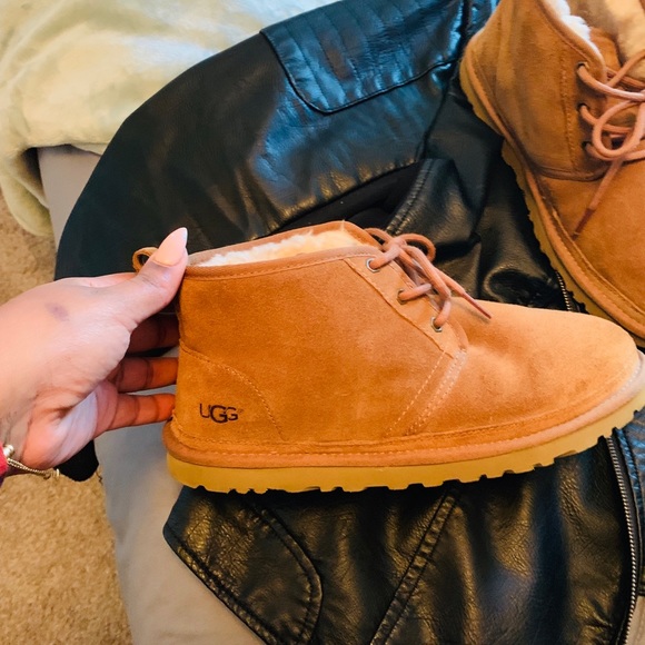 Unisex uggs men size 9 women size 11 - Picture 4 of 5